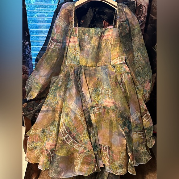 NWT SELKIE BRIDGE ANGEL BUSTLE GOWN S - Picture 2 of 3